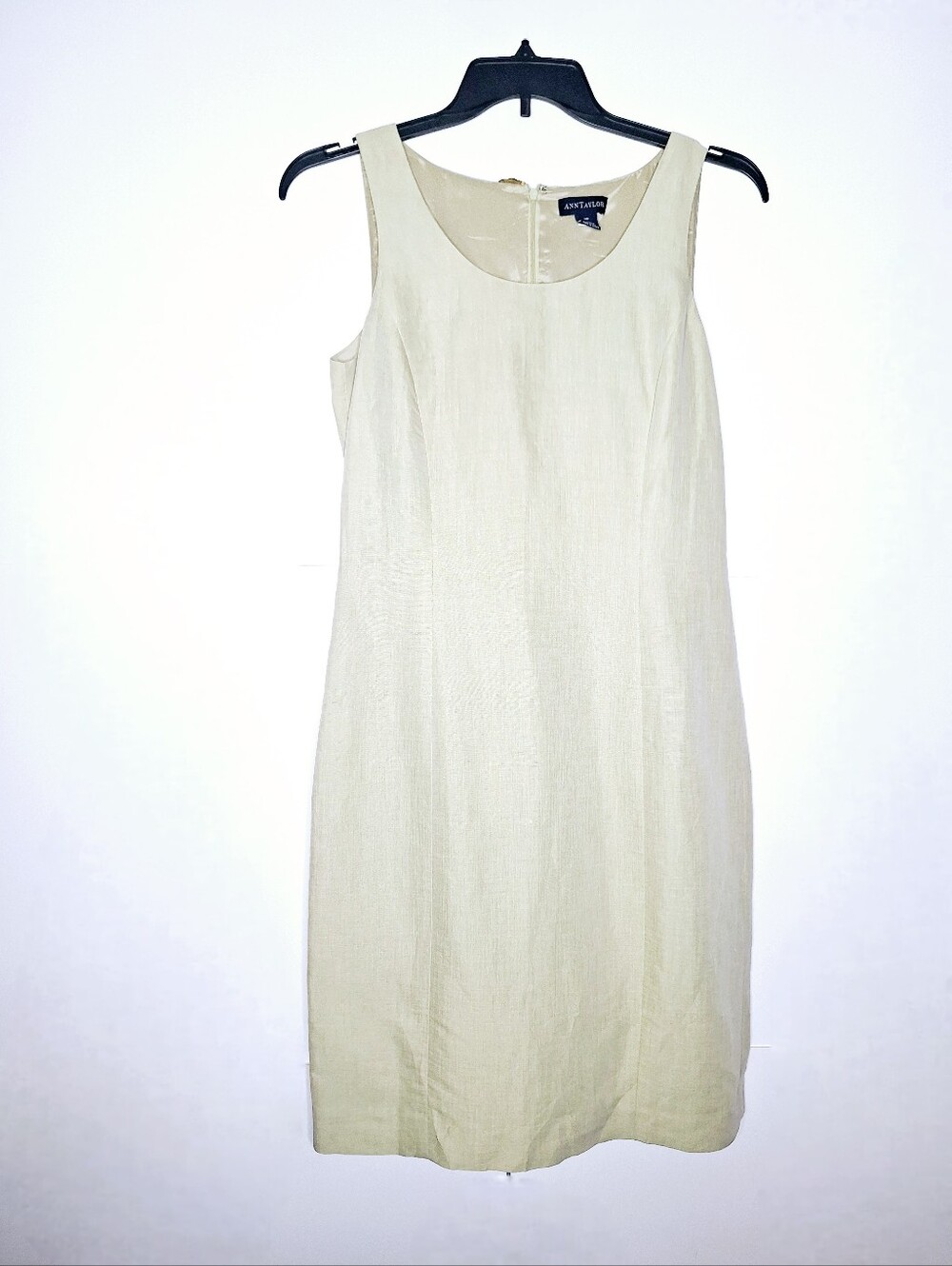 Ann Taylor "Ann In Linen" Old money, quite luxury, career, shift dress.